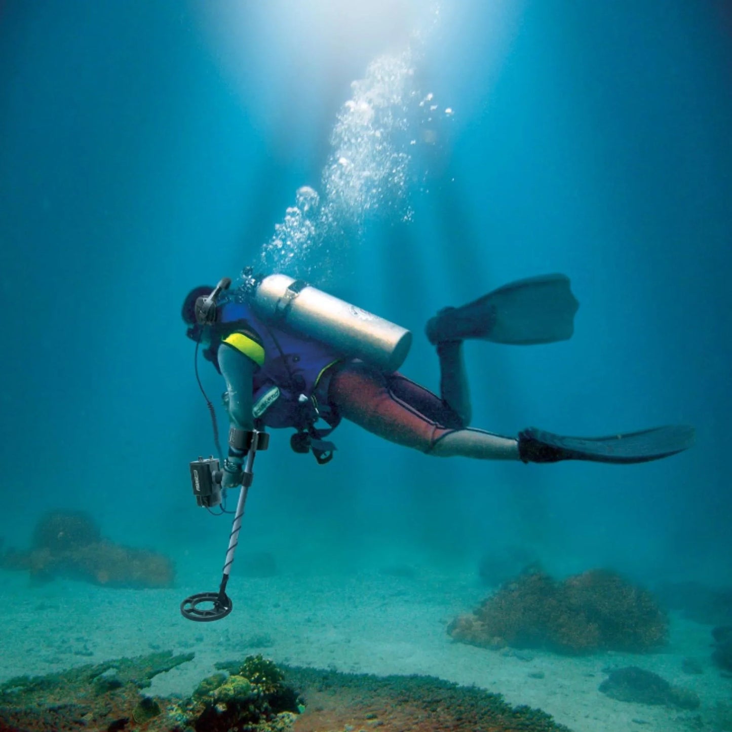 Fisher CZ21-8 Quicksilver Dual-Frequency Scuba Metal Detector - Waterproof Upto 250 feet