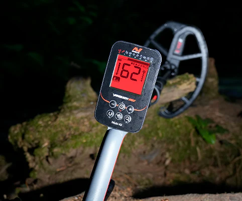 Minelab Vanquish 560 Pro Pack Metal Detector with Bagpack – All New Multi-IQ™ Simultaneous Frequency