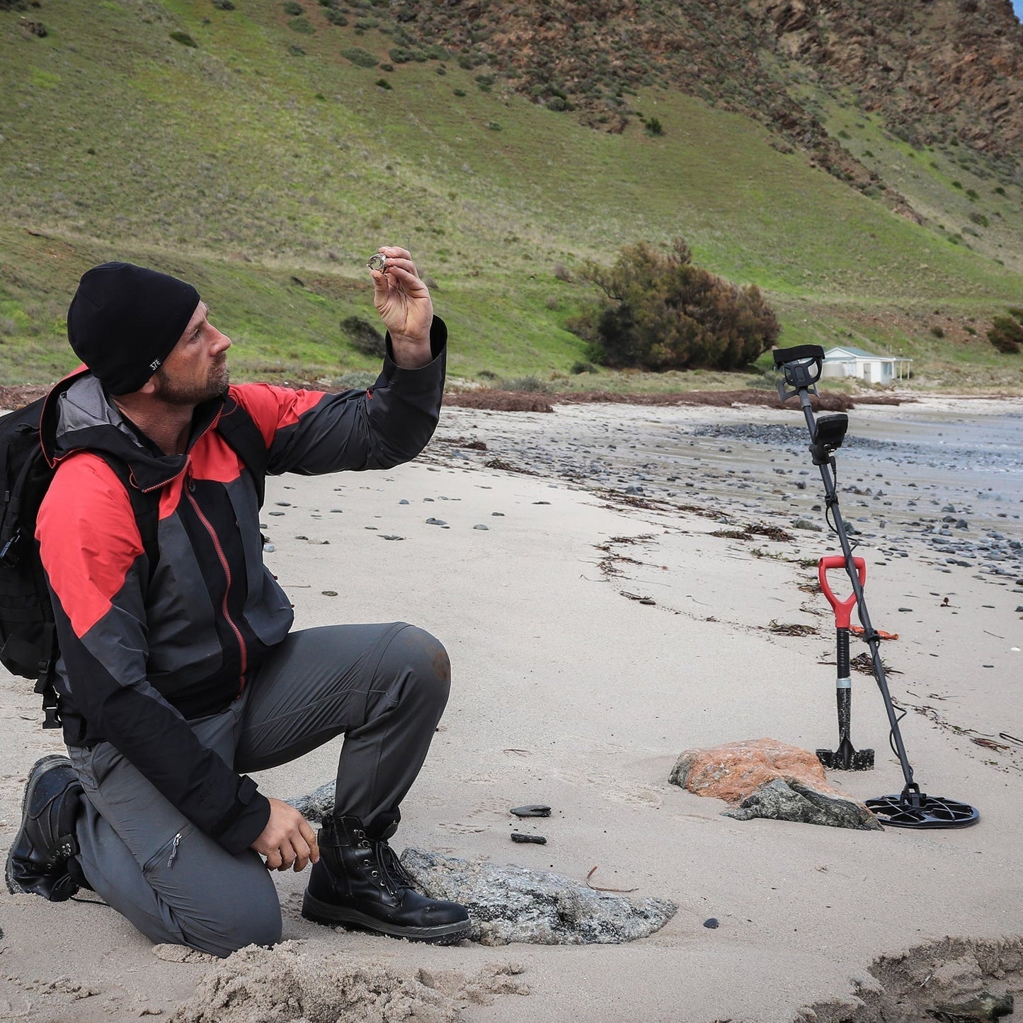 Minelab Manticore Multi-Frequency High Power Waterproof Metal Detector with Pro-Find 40