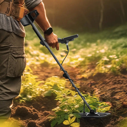 Nokta Score Waterproof, Multi-Frequency Metal Detector with Accupoint Pinpointer
