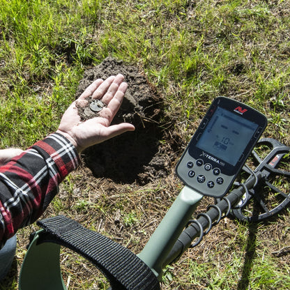 DEMO BOX - Minelab X-Terra Pro Waterproof Metal Detector with Pro-Find 35 Waterproof Pinpointer
